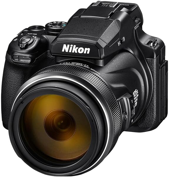 Câmera Nikon Coolpix P1000 com Zoom Óptico 125x e 4K